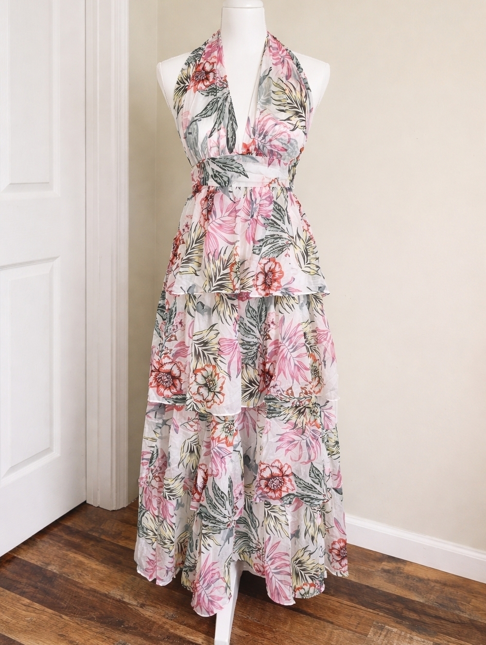 CIEN NWT Tropical Floral Halter Maxi Dress Backless Smocked Resort Wedding Guest